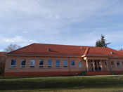Příbram VII, 28 řijna č.p. 5 (tašková krytina Tondach na budově jídelny Zš 28.října)
